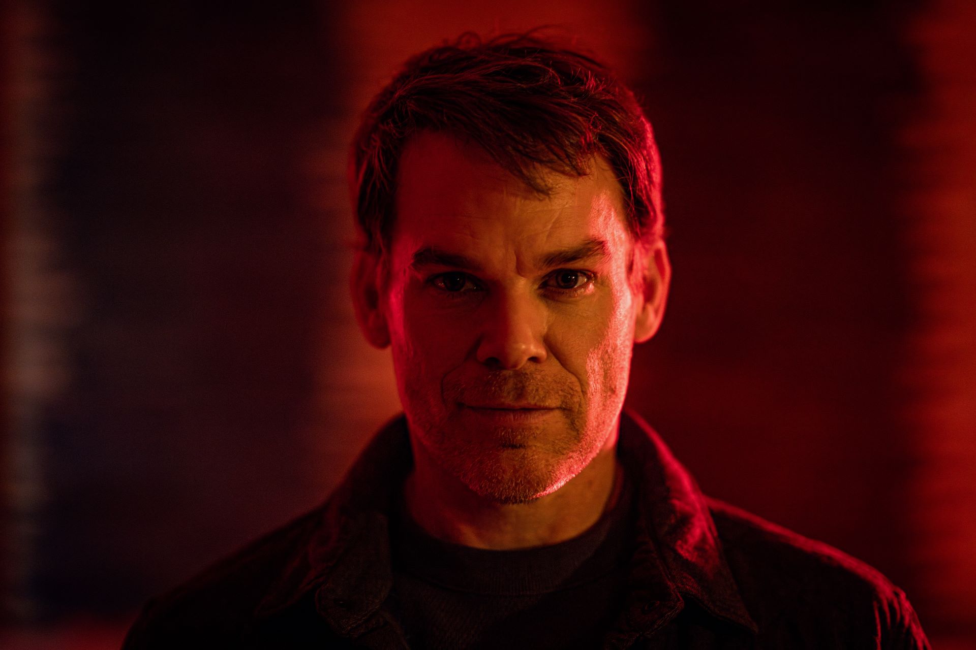 Michael C. Hall ako Dexter Morgan v seriáli Dexter: Vzkriesenie, epizóda 2, 1. sezóna, vysielanie na Paramount+ so SHOWTIME, 2025. Foto: Zach Dilgard/Paramount+ so SHOWTIME. © 2025 Showtime Network Inc. Všetky práva vyhradené; Zdroj: SkyShowtime