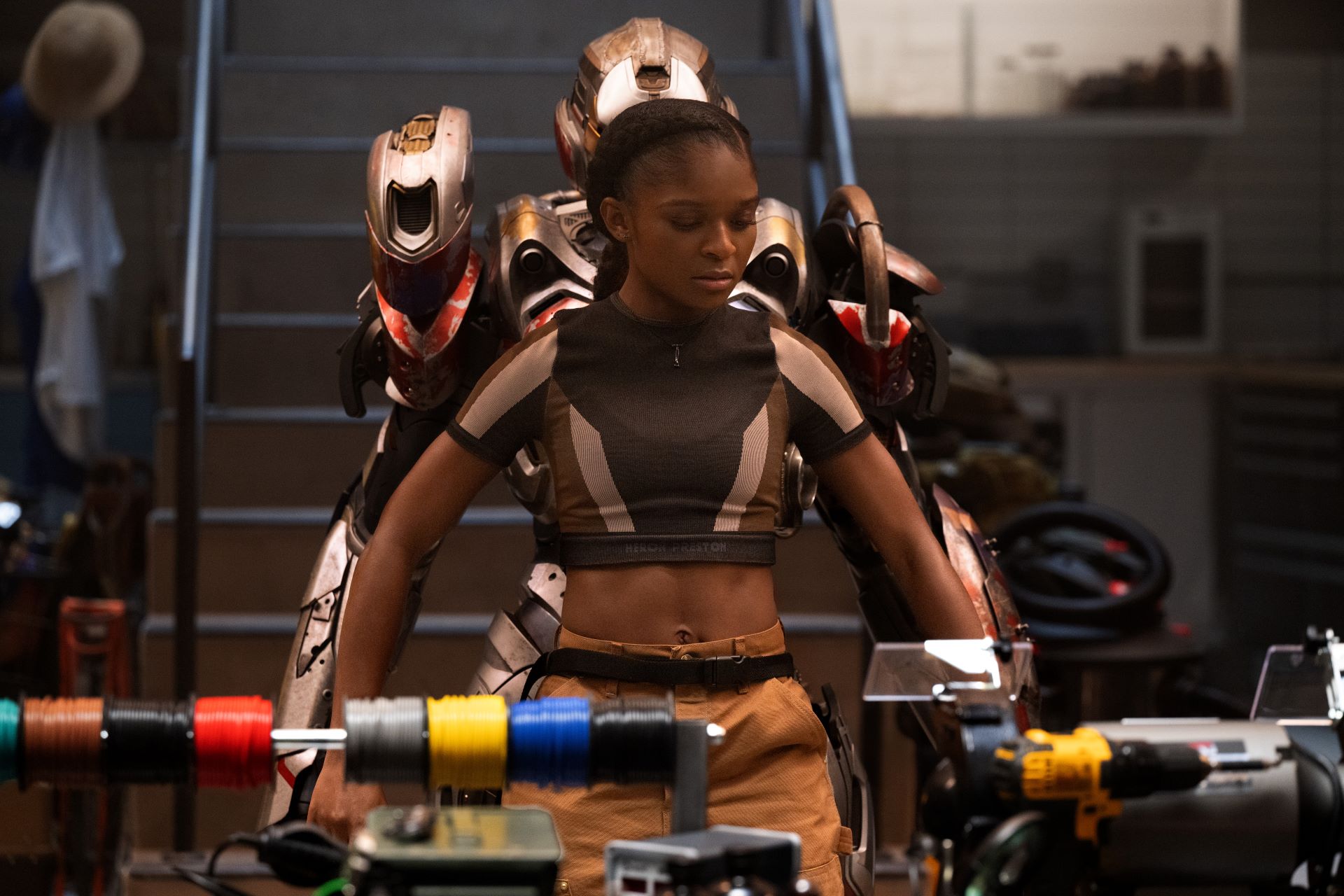 Ironheart/Riri Williams (Dominique Thorne) v seriáli IRONHEART spoločnosti Marvel Television, exkluzívne na Disney+. Foto: Jalen Marlowe. © 2025 MARVEL. Všetky práva vyhradené.