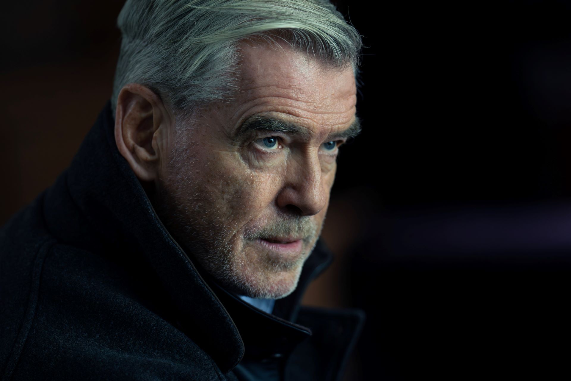 Pierce Brosnan - Mobland, Foto: Luke Varley; ©2025 Viacom International Inc. All Rights Reserved. / Zdroj: SkyShowtime