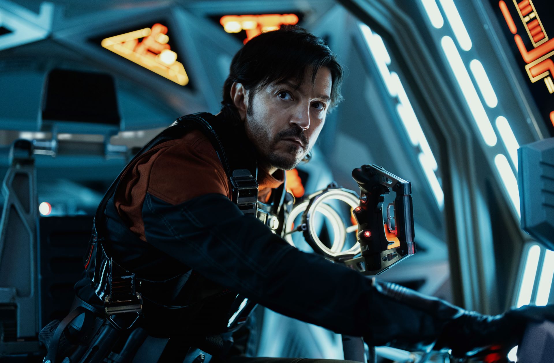 ANDOR Séria 2; Foto: Des Willie; © 2024 Lucasfilm Ltd™. Všetky práva vyhradené.