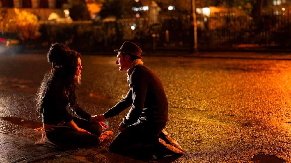 Marisa Abela a Jack O'Connell - Back to Black / Foto: Cinemart