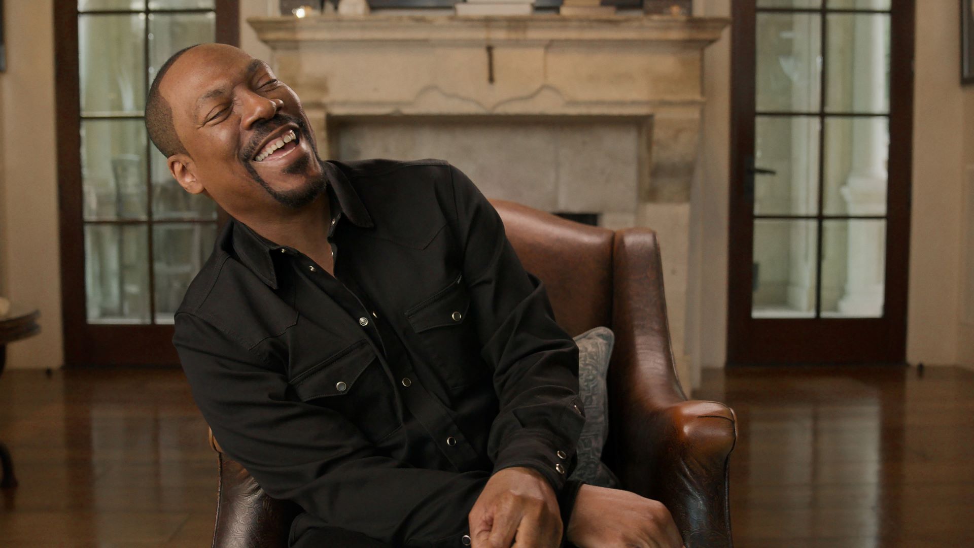 Eddie Murphy vo filme Byť Eddie. S povolením Netflix ©2025