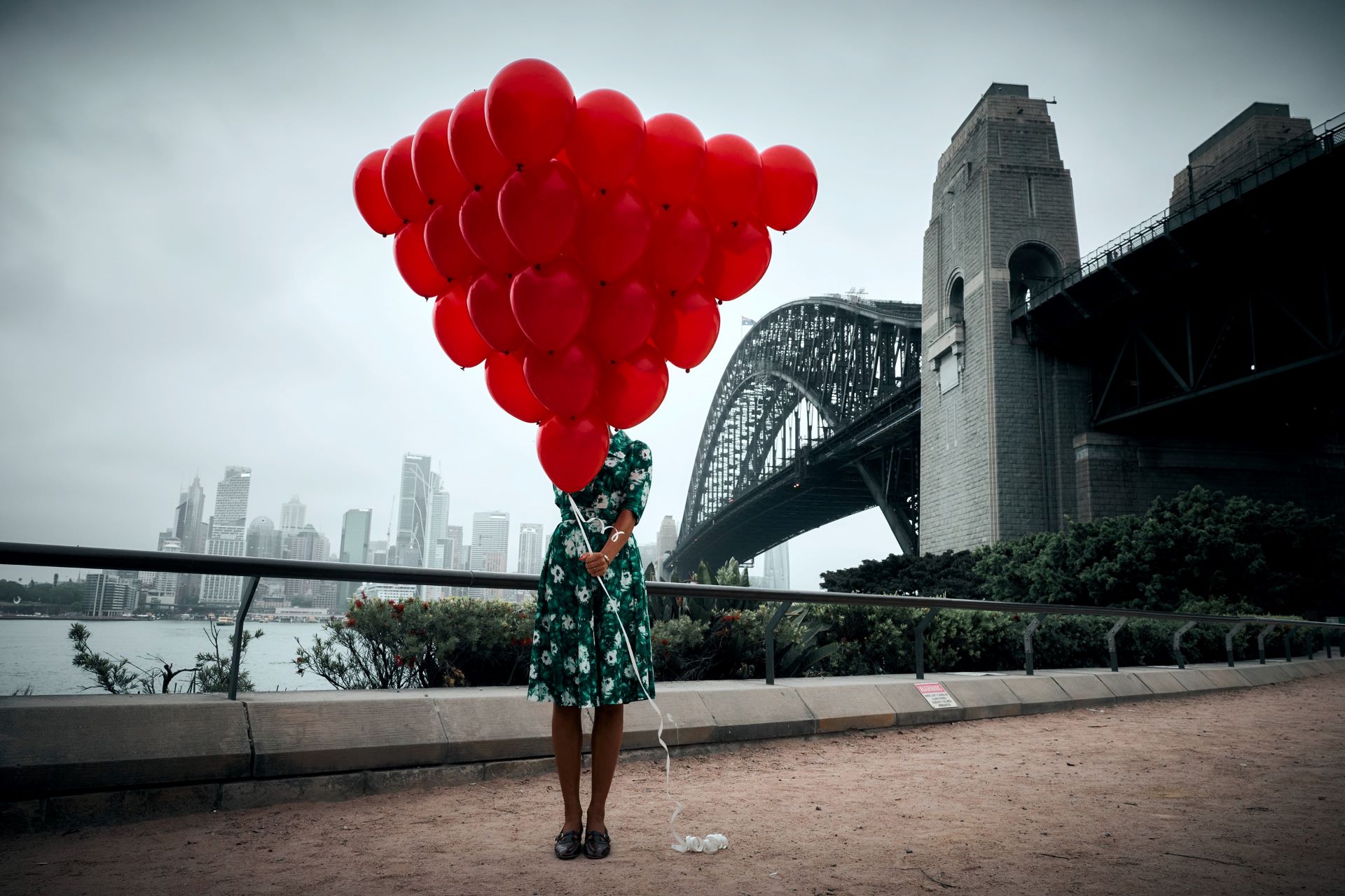 Australia Red Balloon Takeover / Foto: FERDA DEMIR; Zdroj: HBO Max