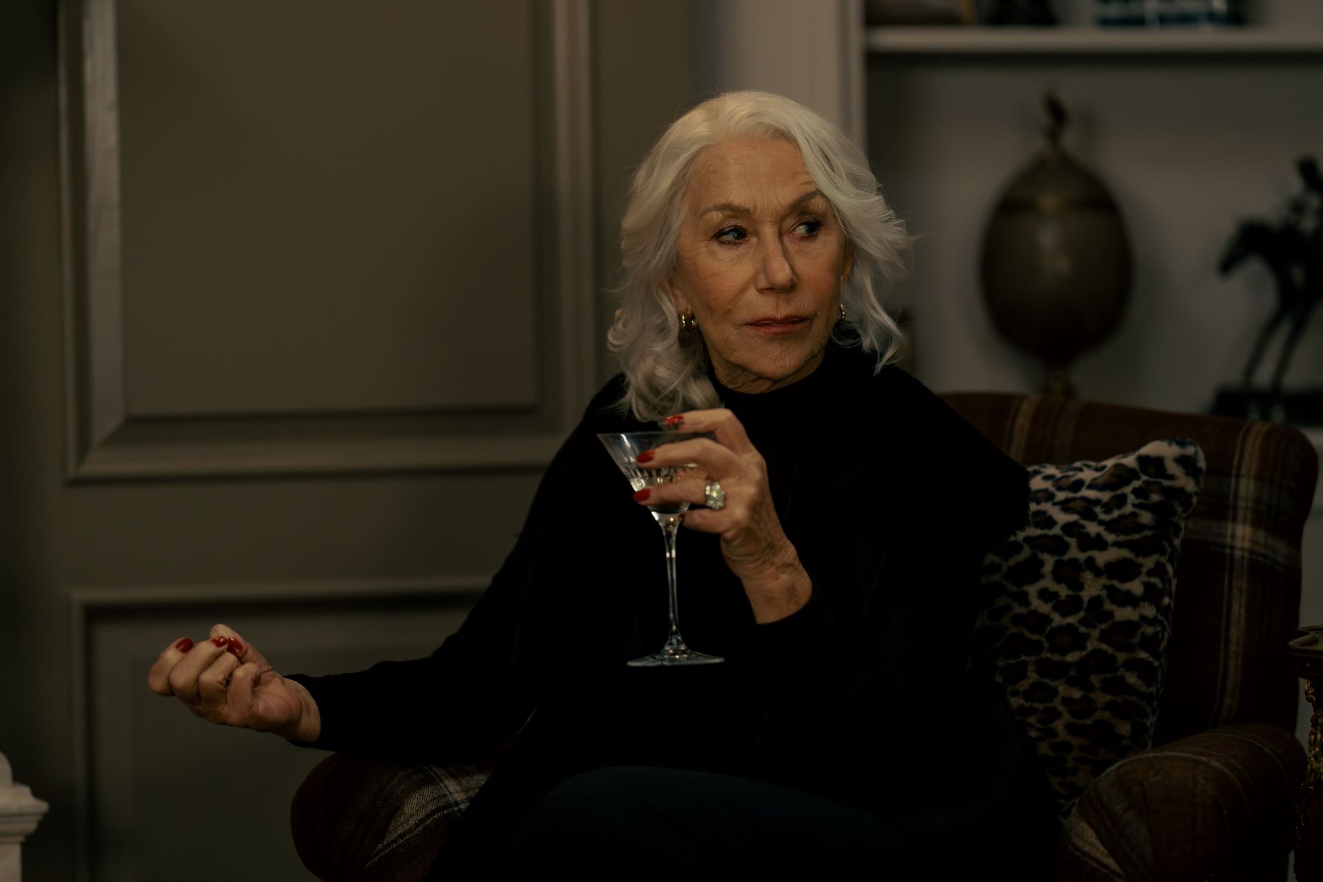 Helen Mirren - Mobland, Foto: Luke Varley; ©2025 Viacom International Inc. All Rights Reserved. / Zdroj: SkyShowtime